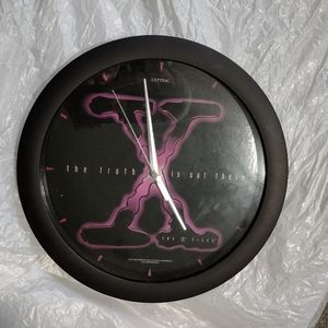 The X files wall clock, vintage, about 22 years old, great shape